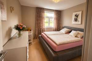 Exklusive Gartenwohnung im Schlosspark FFM Nieder-Erlenbach *idyllisch*komfortabel*vom Eigentümer* – 60437 Nieder-Erlenbach, Frankfurt am Main – Vorschaubild 8