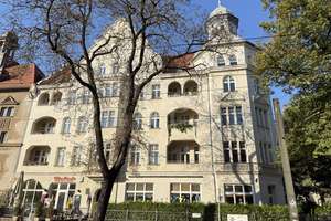 186 m² - Prächtige Altbauwohnung mit Stuckdecken, Loggia und historischem Charme – 13156 Niederschönhausen, Berlin – Vorschaubild 1