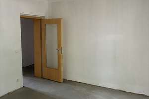 Gemütliche 2-Zimmer Erdgeschosswohnung mit Balkon und Blick ins Grüne – Riemenschneiderstr. 14, 90408 Uhlandstraße, Nürnberg – Vorschaubild 3