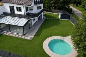 Funktionales Familienhaus mit moderner Architektur und Pool – Die vollständige Adresse der Immobilie erhältst du vom Anbieter., 86441 Zusmarshausen – Vorschaubild 2