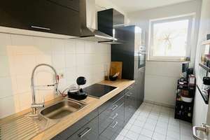 RHEINNÄHE EXKLUSIVE KOMFORT WOHNUNG MIT BALKON GARAGE 3. ETAGE OHNE AUFZUG KÜCHENÜBERNAHME MÖGLICH – Steinkribbenstraße 5, 40597 Benrath, Düsseldorf – Vorschaubild 3