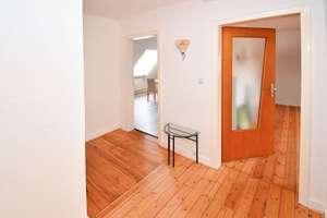 Charmante Dachgeschosswohnung in zentraler Lage von Paderborn! – 33098 Kernstadt, Paderborn – Vorschaubild 3