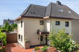2 FHS in sehr ruhiger Lage von Essen-Kupferdreh mit parkähnlichem Garten