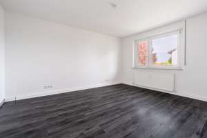 Moderne 3 Zimmer Wohnung mit Balkon und moderner Einbauküche! – Die vollständige Adresse der Immobilie erhältst du vom Anbieter., 70439 Stammheim-Mitte, Stuttgart – Vorschaubild 2
