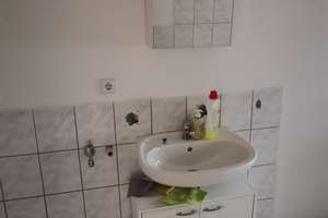 Geräumige Dachgeschoss-Wohnung mit Badewanne, Tageslichtbad und Einbauküche! – Landsberger Straße 54, 6112 Freiimfelde/Kanenaer Weg, Halle (Saale) – Vorschaubild 13