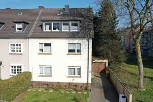 Leben unter einem Dach: Großzügiges Zweifamilienhaus mit Gartenidylle – Gelsenkirchen – Vorschaubild 1