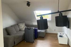 Duisburg - Duissern :  Dachgeschosswohnung mit EBK – Konradinstraße 30, 47058 Duissern, Duisburg – Vorschaubild 2