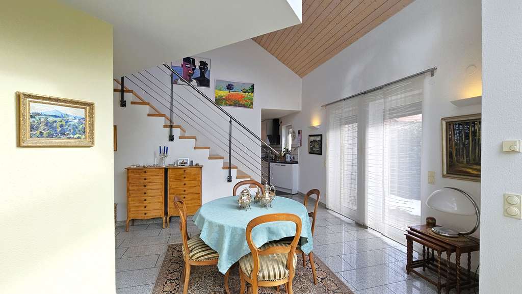 Immobilie in Weilheim - Traumhaftes Architektenhaus mit modernem Glaswintergarten in ruhiger Lage von Remmetschwiel - Bild 3