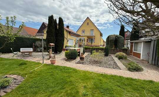 Schön gelegenes Einfamilienhaus mit viel Potenzial - Feldrand