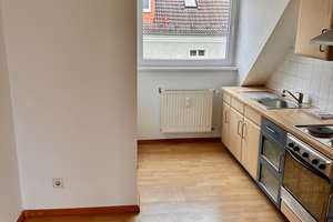 Provisionsfrei - Helle Dachgeschosswohnung | Light-flooded attic apartment – Ebertystraße 42, 10249 Friedrichshain, Berlin – Vorschaubild 10