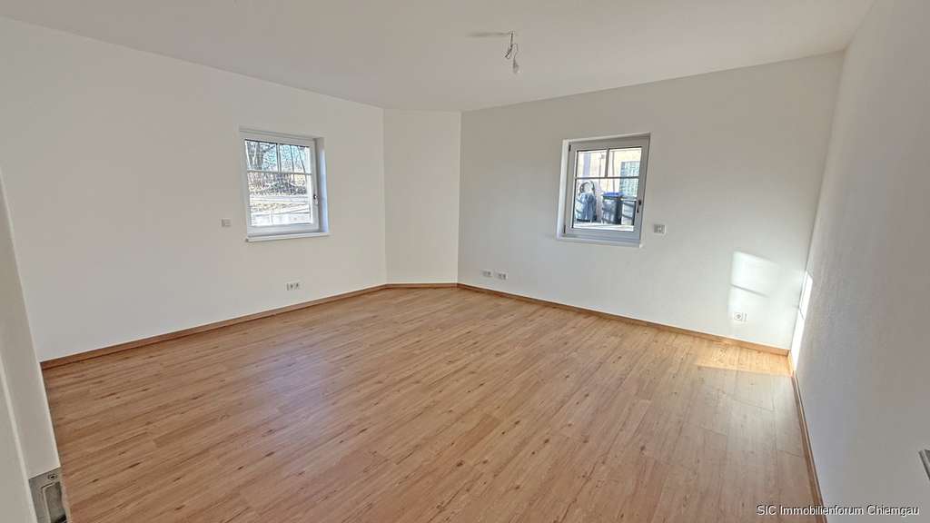 Immobilie in Fridolfing - Erdgeschoss-Wohnung in Fridolfing! Großzügige 3 Zimmer Neubauwohnung. - Bild 4