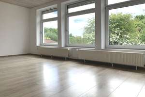 Viel Raum für Leben – Doppelhaushälfte mit Nutzungsmöglichkeiten – Die vollständige Adresse der Immobilie erhältst du vom Anbieter., 23758 Oldenburg in Holstein – Vorschaubild 3