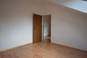 Schöne und gemütliche Wohnung im DG ! – Die vollständige Adresse der Immobilie erhältst du vom Anbieter., 47228 Hochemmerich, Duisburg – Vorschaubild 5