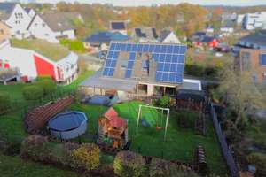 Exklusives Familienhaus mit Einliegerwohnung, Photovoltaik und hochwertiger Ausstattung – Die vollständige Adresse der Immobilie erhältst du vom Anbieter., 53804 Much – Vorschaubild 2