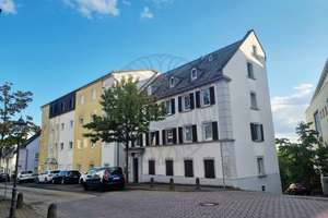 Höhr-Grenzhausen: Gepflegte Wohnung in ruhiger Lage mit Einbauküche, Balkon und PKW-Stellplatz – 56203 Höhr-Grenzhausen – Vorschaubild 2