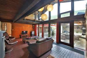 Splitlevel-Architektenhaus im Schwarzwald – mit Carport und stilvoller Grilllounge - Einzugsbereit – Die vollständige Adresse der Immobilie erhältst du vom Anbieter., 75323 Bad Wildbad – Vorschaubild 1
