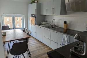  Moderne Maisonette mit großem Balkon in Bonn-Endenich – stilvoll wohnen auf zwei Ebenen – Endenicher Str. 294, 53121 Endenich, Bonn – Vorschaubild 1