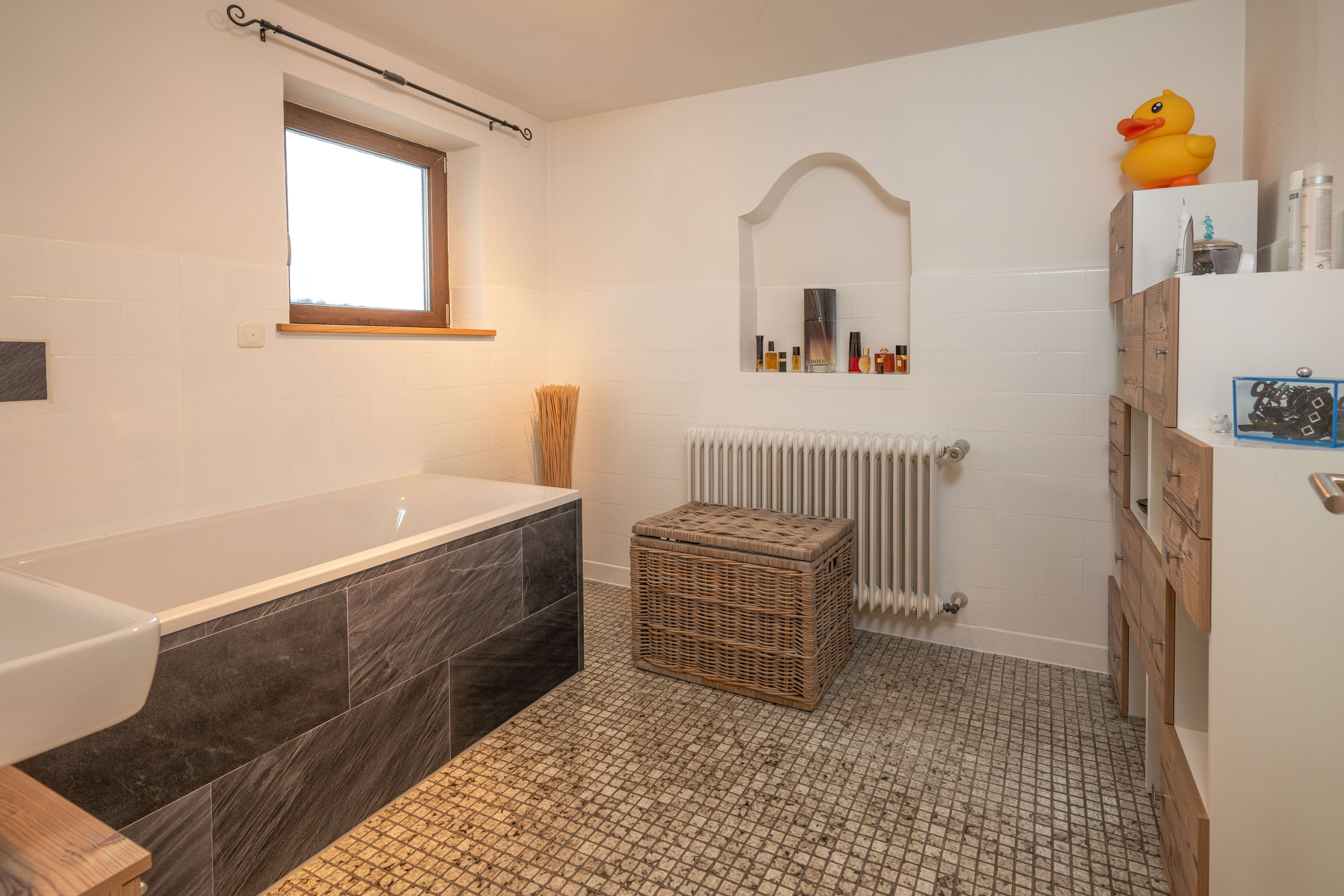 Immobilie in Grabenstätt - Vielseitig nutzbares Haus im Herzen von Grabenstätt - Bild 5