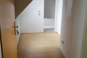 Zentrale, geräumige Wohnung mit Sonnenbalkon  – Köln – Vorschaubild 3
