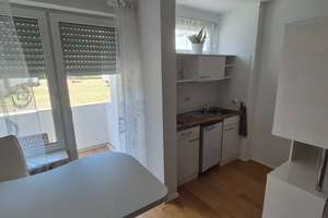 Alltagstaugliche vollmöblierte 1-Zimmer-Wohnung mit Balkon und Tiefgaragenstellplatz – Ostermayrstraße 5, 80807 Milbertshofen, München – Vorschaubild 2