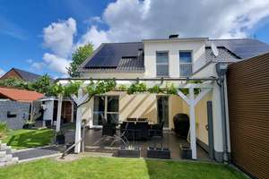 Ihr neues Zuhause mit Zukunft – Zweifamilienhaus mit PV-Anlage, Außenpool und Vollkeller! – Die vollständige Adresse der Immobilie erhältst du vom Anbieter., 33378 Rheda-Wiedenbrück – Vorschaubild 5