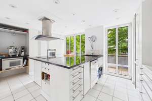 Architekten-Juwel in Mögeldorf: Luxuriöses Wohnen mit Wintergarten und idyllischem Teich – Die vollständige Adresse der Immobilie erhältst du vom Anbieter., 90480 Schmausenbuckstraße, Nürnberg – Vorschaubild 4