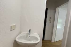 Erstbezug nach Komplettrenovierung - Untergeschoßwohnung mit Terrasse – Speßweg 4, 55130 Laubenheim, Mainz – Vorschaubild 4