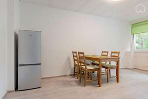 Bezugsfrei & Möbliert: Hell geschnittene 2-Zi.-ETW mit Balkon in Essen-Ostviertel (Provisionsfrei) – Friedbergstraße 2a, 45127 Holsterhausen, Essen – Vorschaubild 2