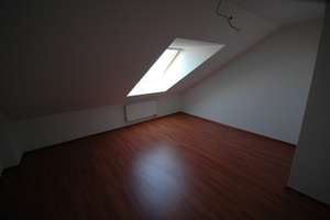 Hochwertige 4-Zimmer-DG-Wohnung in Hannover-Gross Buchholz – Die vollständige Adresse der Immobilie erhältst du vom Anbieter., 30627 Groß-Buchholz, Hannover – Vorschaubild 8
