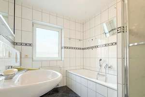Modernes Wohnen in attraktiver Lage: 3-Zimmerwohnung mit Terrasse und 2 Stellplätzen in BI-Quelle – Die vollständige Adresse der Immobilie erhältst du vom Anbieter., 33649 Brackwede, Bielefeld – Vorschaubild 4