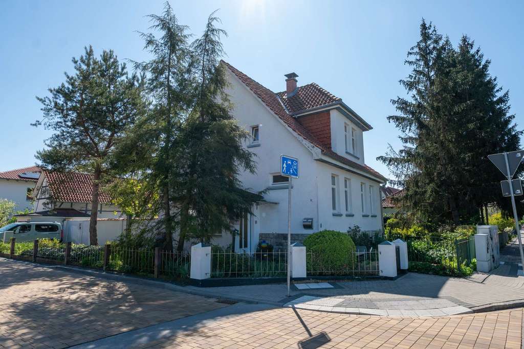Charmantes Einfamilienhaus mit großem Garten in Göttingen-Weende