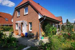 Dr. Lehner Immobilien NB -
Schmuckes Einfamilienhaus am Stadtrand ruhig gelegen – Demmin (Kreis) – Vorschaubild 1