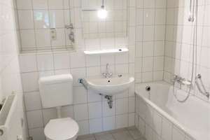 Hübsche 3-Zimmer-Dachgeschosswohnung in grüner Umgebung - mit WBS - – Otto-Hahn-Str. 6, 47167 Neumühl, Duisburg – Vorschaubild 3