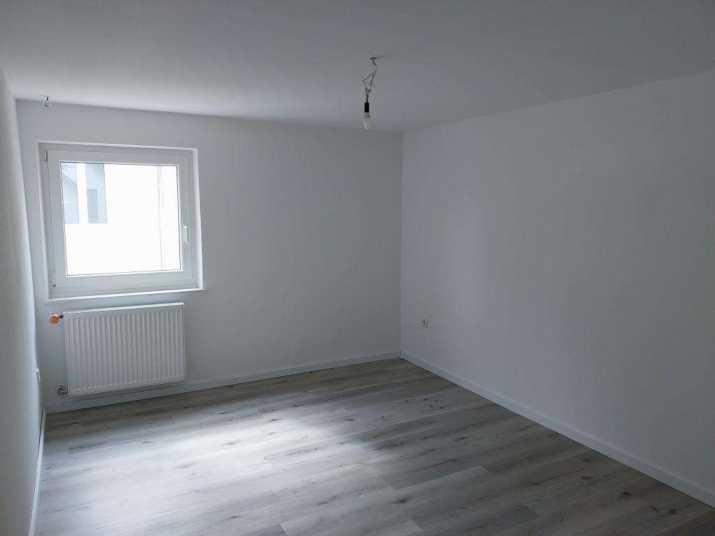 Immobilie in Regensburg - Rohdiamant in Bestlage - Charmante Doppelhaushälfte mit Landleben-Flair mitten in der Stadt! - Bild 4