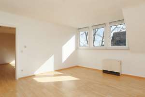 Charmante 4 Zimmer Dachgeschosswohnung – Die vollständige Adresse der Immobilie erhältst du vom Anbieter., 45289 Burgaltendorf, Essen – Vorschaubild 4