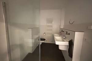 Bezugsfreie 3-Zimmer-Wohnung mit Pkw-Stellplatz und 2 Balkonen in Berlin – Die vollständige Adresse der Immobilie erhältst du vom Anbieter., 12527 Grünau, Berlin – Vorschaubild 8