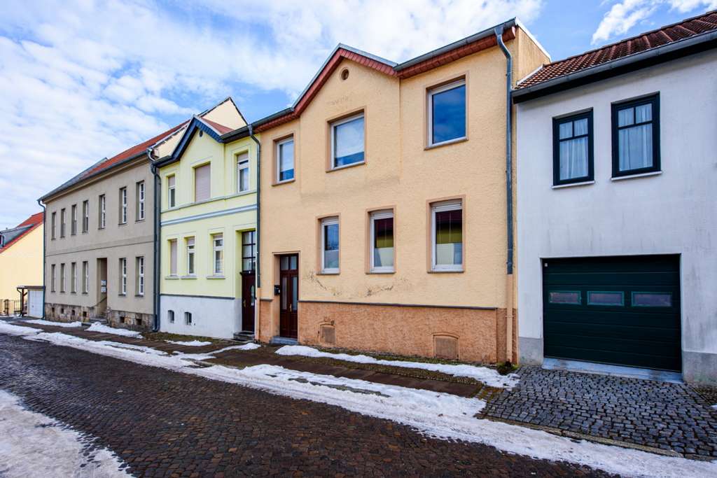 Immobilie in Ballenstedt - Mehr als 1 Wohnung: Gepflegtes Reihenhaus als Einstieg ins Eigentum-klein im Aufwand-groß im Gefühl! - Bild 2