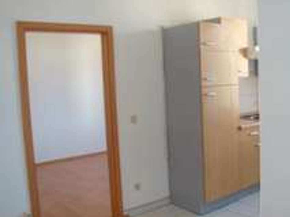 Flur mit Blick in Wohnbereich