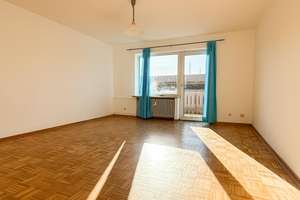 Helle 3-Zimmer-Wohnung mit Balkon und einladender Mansarde in begehrter Citylage