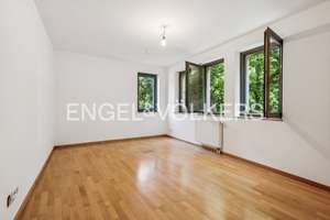 Lichtdurchflutete 4-Zimmer-Wohnung mit Balkon und Tiefgaragenstellplatz im Komponistenviertel – Die vollständige Adresse der Immobilie erhältst du vom Anbieter., 12207 Lichterfelde, Berlin – Vorschaubild 6