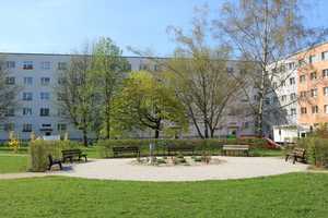 3-Raum-Wohnung mit Balkon in familienfreundlicher Umgebung – Fürstenstr. 218, 9130 Chemnitz – Vorschaubild 2