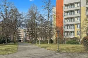 Ideal für Ihre Gestaltungsideen - renovierungsbedürftige 3 Zimmer Terrassenwohnung mit TG-Platz – Die vollständige Adresse der Immobilie erhältst du vom Anbieter., 81375 Neuhadern, München – Vorschaubild 12