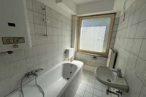Helle 3-Zimmer-Erdgeschosswohnung in Bremerhaven – 55,93 m², Balkon, Badfenster – Schillerstraße 122, 27570 Geestemünde, Bremerhaven – Vorschaubild 6