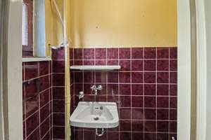 Stark sanierungsbedürftiges Reihenmittelhaus mit 3,5 Zimmern und großem Garten in Berlin- Zehlendorf – Die vollständige Adresse der Immobilie erhältst du vom Anbieter., 14165 Zehlendorf, Berlin – Vorschaubild 7
