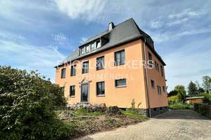 Modernisieren Sie Ihr Traumhaus:
Entkerntes 3-Parteienhaus mit neuem Schieferdach