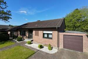 Im schönen Reichswalde: ein ruhig gelegener Bungalow mit angebautem Wohnzimmer, Keller und Garage – Eichenwinkel 1, 47533 Kleve – Vorschaubild 2