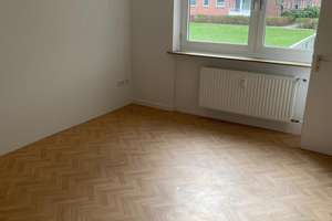 von privat · provisionsfrei · Südbalkon · 2,5 Zi. · Stellplatz inklusive · Hamburg-Schnelsen – Scheelring 12, 22457 Schnelsen, Hamburg – Vorschaubild 4