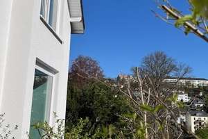 Schöne Maisonette-Doppelhashälfte mit Garten