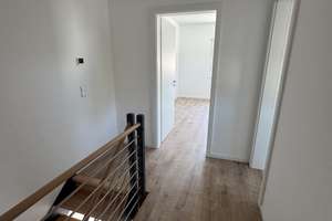 Geräumige Doppelhaushalte Wiesbaden-Auringen / House Close to International School – Am Weinberg 18, 65207 Auringen, Wiesbaden – Vorschaubild 7