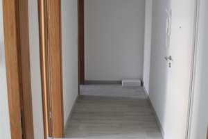 kernasnierte zwei Zimmer Wohnung in Derendorf II. OG Nahe Frankenplatz/ Sportzentrum – 40476 Derendorf, Düsseldorf – Vorschaubild 2